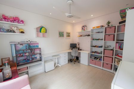 Casa à venda com 252m², 3 quartos e 4 vagasQuarto de serviço 1