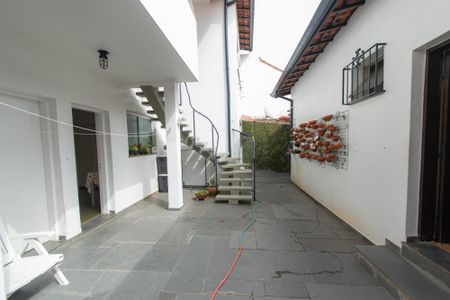 Casa à venda com 252m², 3 quartos e 4 vagasQuintal