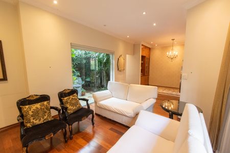 Casa à venda com 252m², 3 quartos e 4 vagasSala