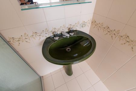 Casa à venda com 252m², 3 quartos e 4 vagasBanheiro de serviço 2