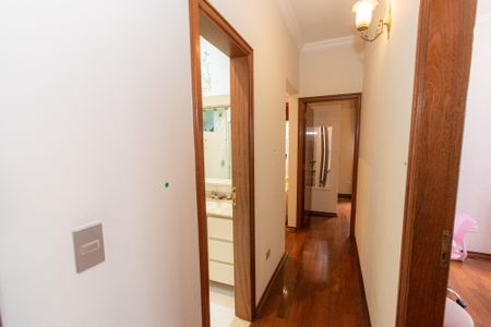 Casa à venda com 252m², 3 quartos e 4 vagasCorredor