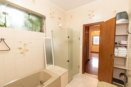 Casa à venda com 252m², 3 quartos e 4 vagasBanheiro da suíte