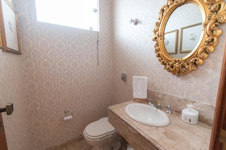 Casa à venda com 252m², 3 quartos e 4 vagasLavabo