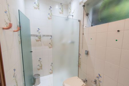 Casa à venda com 252m², 3 quartos e 4 vagasBanheiro da suíte