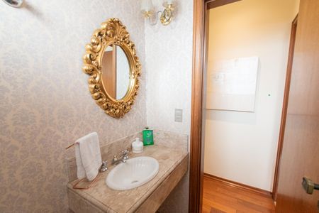 Casa à venda com 252m², 3 quartos e 4 vagasLavabo