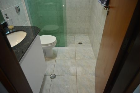 Casa à venda com 220m², 4 quartos e 4 vagasBanheiro Social