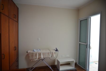 Casa à venda com 220m², 4 quartos e 4 vagasQuarto 