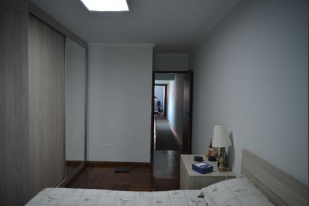 Casa à venda com 220m², 4 quartos e 4 vagasSuite