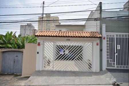Casa à venda com 220m², 4 quartos e 4 vagasFachada