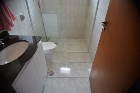 Casa à venda com 220m², 4 quartos e 4 vagasBanheiro da Suíte 2