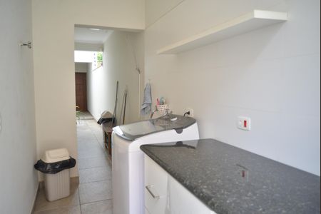 Casa à venda com 220m², 4 quartos e 4 vagasÁrea de Serviço