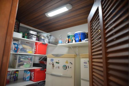 Casa à venda com 220m², 4 quartos e 4 vagasDispensa