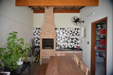 Casa à venda com 220m², 4 quartos e 4 vagasÁrea gourmet