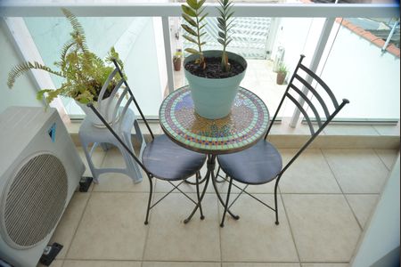 Casa à venda com 220m², 4 quartos e 4 vagasSacada Suite1