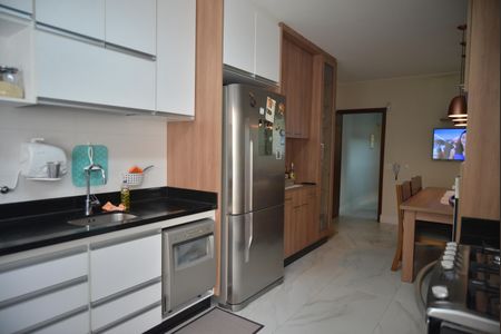 Casa à venda com 220m², 4 quartos e 4 vagasCozinha