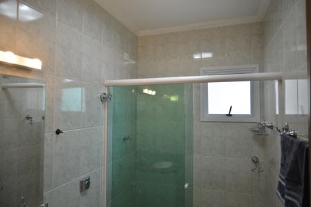 Casa à venda com 220m², 4 quartos e 4 vagasBanheiro Social