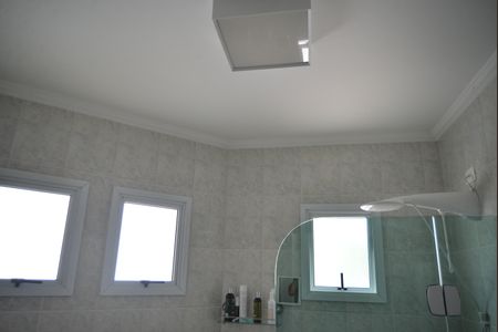 Casa à venda com 220m², 4 quartos e 4 vagasBanheiro da Suíte 1