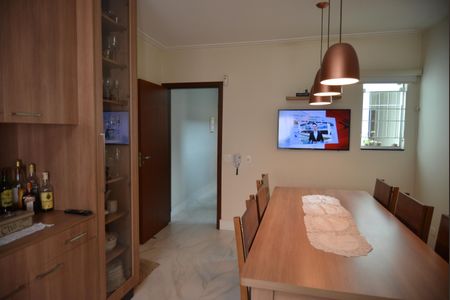 Casa à venda com 220m², 4 quartos e 4 vagasCozinha