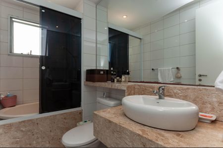 Apartamento à venda com 98m², 3 quartos e 2 vagas Apartamento à venda com 98m², 3 quartos e 2 vagasBanheiro Social