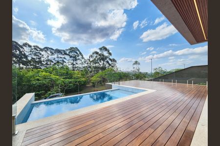 Casa de condomínio à venda com 372m², 4 quartos e 4 vagas Casa de condomínio à venda com 372m², 4 quartos e 4 vagasÁrea Externa