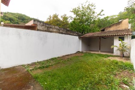 Casa à venda com 180m², 3 quartos e 2 vagas Casa à venda com 180m², 3 quartos e 2 vagasÁrea externa