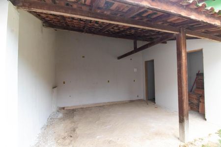 Casa à venda com 180m², 3 quartos e 2 vagas Casa à venda com 180m², 3 quartos e 2 vagasÁrea externa