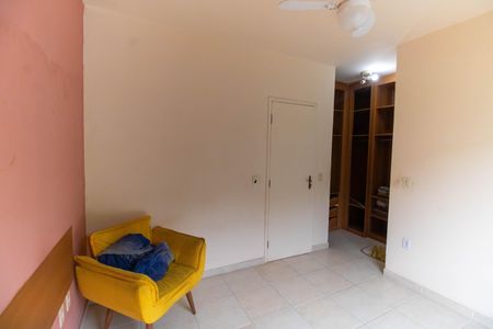 Casa à venda com 180m², 3 quartos e 2 vagas Casa à venda com 180m², 3 quartos e 2 vagasSuíte