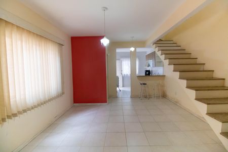 Sala de casa à venda com 3 quartos, 180m² em Itaipu, Niterói