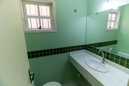 Casa à venda com 180m², 3 quartos e 2 vagas Casa à venda com 180m², 3 quartos e 2 vagasLavabo