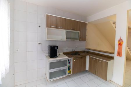 Casa à venda com 180m², 3 quartos e 2 vagas Casa à venda com 180m², 3 quartos e 2 vagasCozinha