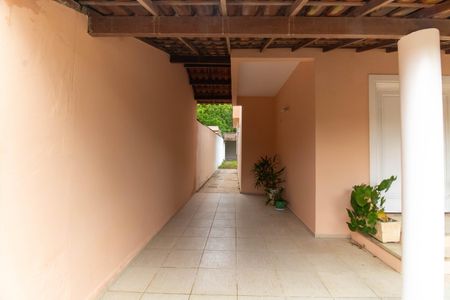 Casa à venda com 180m², 3 quartos e 2 vagas Casa à venda com 180m², 3 quartos e 2 vagasÁrea externa