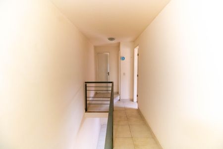 Casa à venda com 180m², 3 quartos e 2 vagas Casa à venda com 180m², 3 quartos e 2 vagasHall