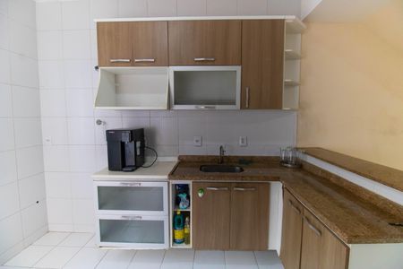 Casa à venda com 180m², 3 quartos e 2 vagas Casa à venda com 180m², 3 quartos e 2 vagasCozinha