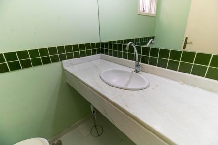 Casa à venda com 180m², 3 quartos e 2 vagas Casa à venda com 180m², 3 quartos e 2 vagasLavabo