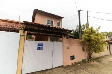 Casa à venda com 180m², 3 quartos e 2 vagas Casa à venda com 180m², 3 quartos e 2 vagasFachada - Plaquinha