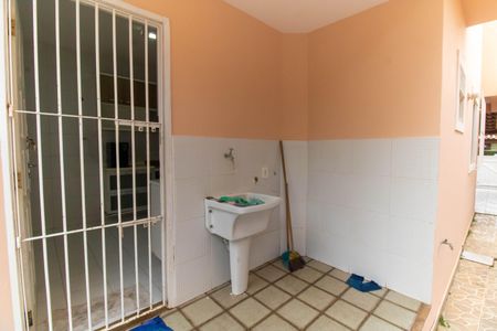 Casa à venda com 180m², 3 quartos e 2 vagas Casa à venda com 180m², 3 quartos e 2 vagasÁrea de Serviço