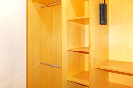 Casa de condomínio para alugar com 460m², 5 quartos e 6 vagasCloset