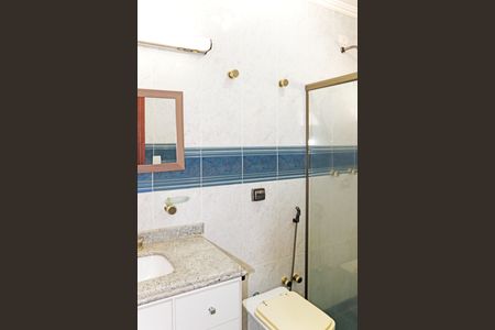 Casa de condomínio para alugar com 460m², 5 quartos e 6 vagasBanheiro