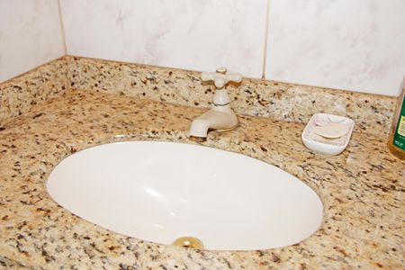 Casa de condomínio para alugar com 460m², 5 quartos e 6 vagasBanheiro da Suíte 1