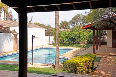 Casa de condomínio para alugar com 460m², 5 quartos e 6 vagasÁrea Externa