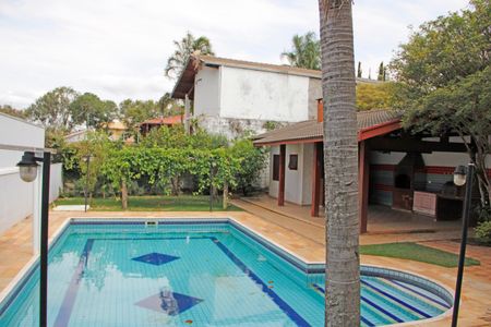 Casa de condomínio para alugar com 460m², 5 quartos e 6 vagasÁrea Externa