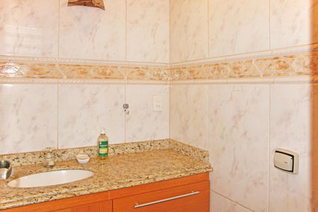 Casa de condomínio para alugar com 460m², 5 quartos e 6 vagasBanheiro da Suíte 1