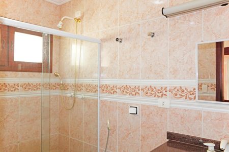 Casa de condomínio para alugar com 460m², 5 quartos e 6 vagasBanheiro