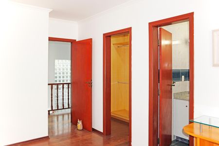 Casa de condomínio para alugar com 460m², 5 quartos e 6 vagasSuíte 3