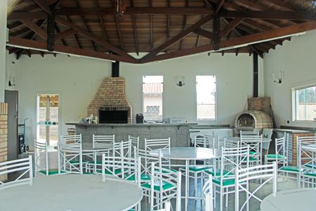 Casa de condomínio para alugar com 460m², 5 quartos e 6 vagasÁrea comum - Churrasqueira