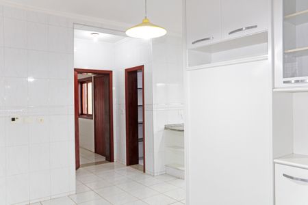 Casa de condomínio para alugar com 460m², 5 quartos e 6 vagasCozinha