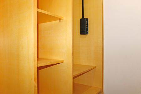 Casa de condomínio para alugar com 460m², 5 quartos e 6 vagasCloset