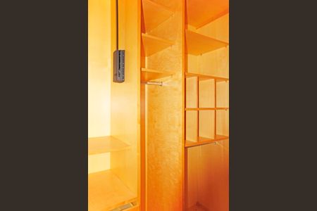 Casa de condomínio para alugar com 460m², 5 quartos e 6 vagasCloset