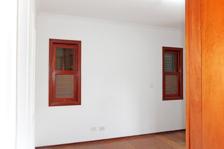 Casa de condomínio para alugar com 460m², 5 quartos e 6 vagasQuarto