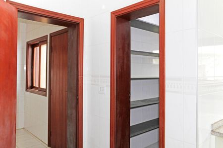 Casa de condomínio para alugar com 460m², 5 quartos e 6 vagasCozinha